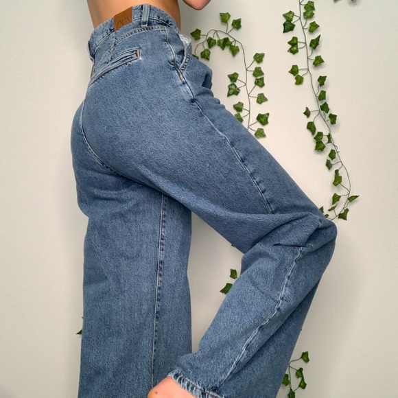 SOLD - Picture 4 of 7